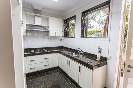 Casa para alugar com 300m², 4 quartos e 3 vagasCozinha