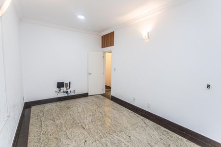 Casa para alugar com 300m², 4 quartos e 3 vagasEscritório