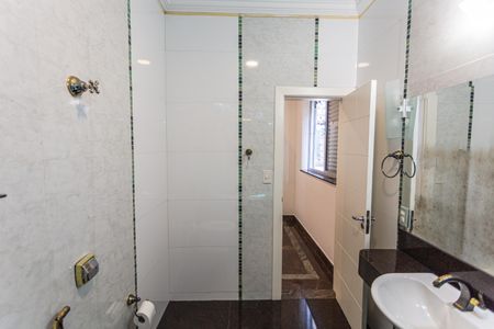 Casa para alugar com 300m², 4 quartos e 3 vagasBanheiro da Suíte