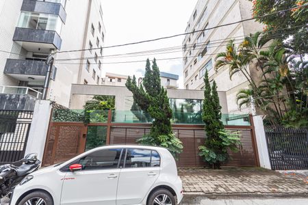 Casa para alugar com 300m², 4 quartos e 3 vagasFachada