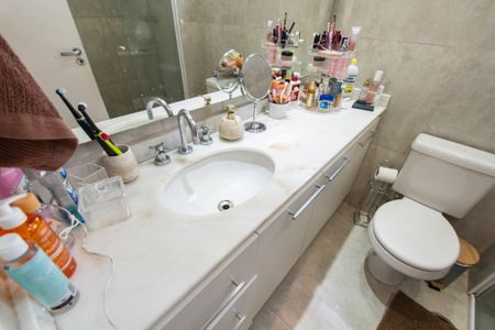 Apartamento à venda com 86m², 3 quartos e 2 vagasBanheiro da suíte