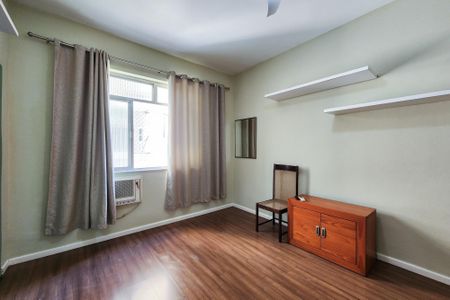 Quarto 1 de apartamento para alugar com 2 quartos, 75m² em São Cristóvão, Rio de Janeiro