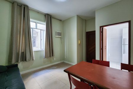 Sala  de apartamento para alugar com 2 quartos, 75m² em São Cristóvão, Rio de Janeiro