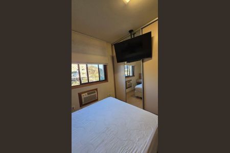 Quarto 3 de apartamento para alugar com 3 quartos, 75m² em Vila Jardim, Porto Alegre