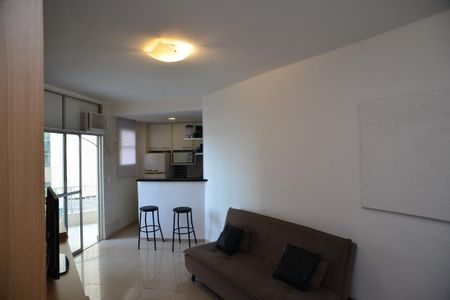 Sala de apartamento à venda com 1 quarto, 50m² em Barra da Tijuca, Rio de Janeiro
