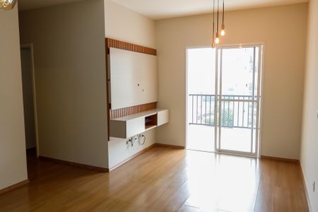 Sala de apartamento para alugar com 3 quartos, 75m² em Umuarama, Osasco