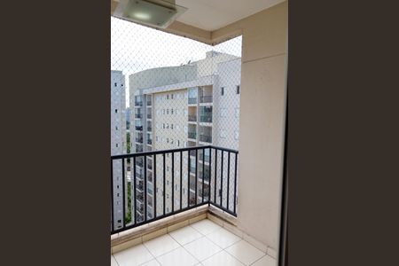 Sacada de apartamento para alugar com 3 quartos, 75m² em Umuarama, Osasco