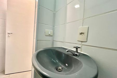 Casa para alugar com 80m², 2 quartos e sem vaga Casa para alugar com 80m², 2 quartos e sem vagaBanheiro da Suíte 2