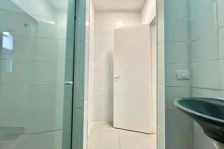 Casa para alugar com 80m², 2 quartos e sem vaga Casa para alugar com 80m², 2 quartos e sem vagaBanheiro da Suíte 2