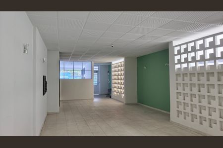 Apartamento à venda com 87m², 2 quartos e sem vaga Apartamento à venda com 87m², 2 quartos e sem vagaHall