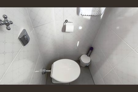 Apartamento à venda com 87m², 2 quartos e sem vaga Apartamento à venda com 87m², 2 quartos e sem vagaBanheiro de serviço