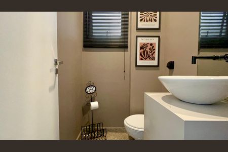 Lavabo de apartamento para alugar com 3 quartos, 115m² em Sumaré, São Paulo