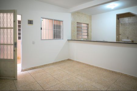 Sala de casa para alugar com 1 quarto, 40m² em Vila Caraguatá, São Paulo