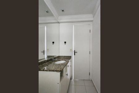 Apartamento à venda com 80m², 2 quartos e 2 vagasBanheiro Social