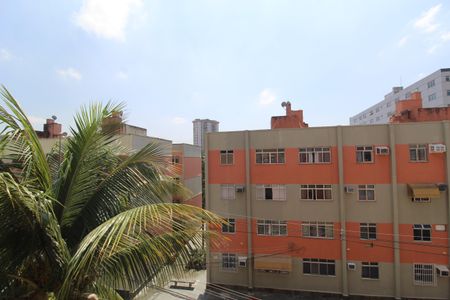 Sala - Vista de apartamento para alugar com 2 quartos, 45m² em Pechincha, Rio de Janeiro