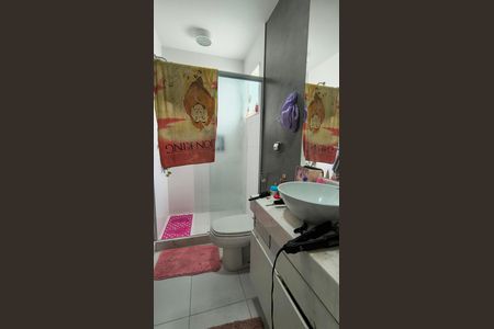 Casa de condomínio para alugar com 275m², 4 quartos e 4 vagas Casa de condomínio para alugar com 275m², 4 quartos e 4 vagasBanheiro da Suíte 4