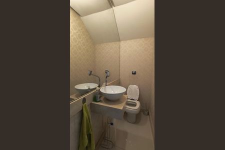 Casa de condomínio para alugar com 275m², 4 quartos e 4 vagas Casa de condomínio para alugar com 275m², 4 quartos e 4 vagasLavabo