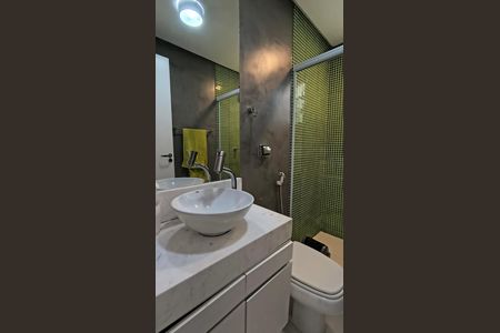 Casa de condomínio para alugar com 275m², 4 quartos e 4 vagas Casa de condomínio para alugar com 275m², 4 quartos e 4 vagasBanheiro da Suíte 1