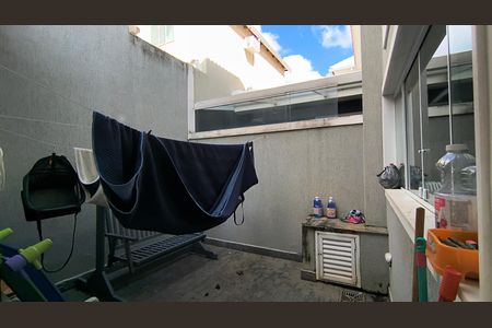 Casa de condomínio para alugar com 275m², 4 quartos e 4 vagas Casa de condomínio para alugar com 275m², 4 quartos e 4 vagasÁrea de Serviço