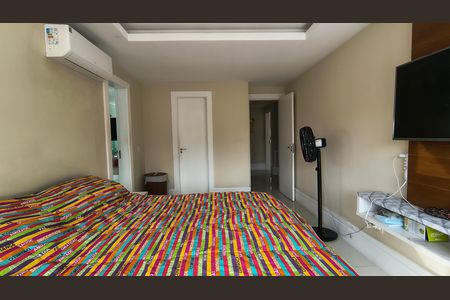 Casa de condomínio para alugar com 275m², 4 quartos e 4 vagas Casa de condomínio para alugar com 275m², 4 quartos e 4 vagasSuíte 2