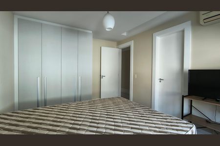 Casa de condomínio para alugar com 275m², 4 quartos e 4 vagas Casa de condomínio para alugar com 275m², 4 quartos e 4 vagasSuíte 3