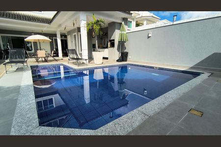 Casa de condomínio para alugar com 275m², 4 quartos e 4 vagas Casa de condomínio para alugar com 275m², 4 quartos e 4 vagasQuintal