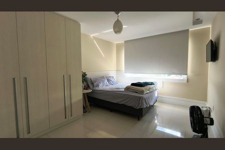 Casa de condomínio para alugar com 275m², 4 quartos e 4 vagas Casa de condomínio para alugar com 275m², 4 quartos e 4 vagasSuíte 1