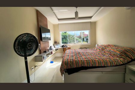 Casa de condomínio para alugar com 275m², 4 quartos e 4 vagas Casa de condomínio para alugar com 275m², 4 quartos e 4 vagasSuíte 2