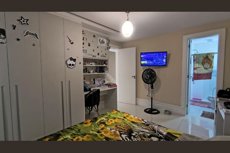 Casa de condomínio para alugar com 275m², 4 quartos e 4 vagas Casa de condomínio para alugar com 275m², 4 quartos e 4 vagasSuíte 4