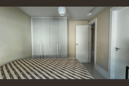Casa de condomínio para alugar com 275m², 4 quartos e 4 vagas Casa de condomínio para alugar com 275m², 4 quartos e 4 vagasSuíte 3