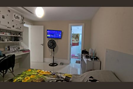 Casa de condomínio para alugar com 275m², 4 quartos e 4 vagas Casa de condomínio para alugar com 275m², 4 quartos e 4 vagasSuíte 4