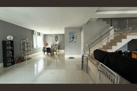 Sala de casa de condomínio para alugar com 4 quartos, 275m² em Barra da Tijuca, Rio de Janeiro