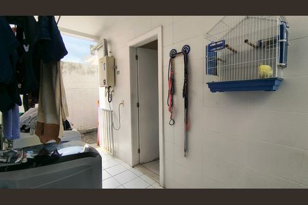 Casa de condomínio para alugar com 275m², 4 quartos e 4 vagas Casa de condomínio para alugar com 275m², 4 quartos e 4 vagasÁrea de Serviço