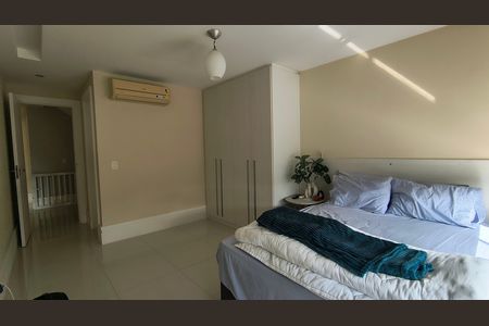 Casa de condomínio para alugar com 275m², 4 quartos e 4 vagas Casa de condomínio para alugar com 275m², 4 quartos e 4 vagasSuíte 1