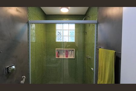 Casa de condomínio para alugar com 275m², 4 quartos e 4 vagas Casa de condomínio para alugar com 275m², 4 quartos e 4 vagasBanheiro da Suíte 1