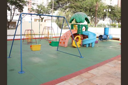Apartamento para alugar com 102m², 3 quartos e 2 vagasÁrea comum - Playground