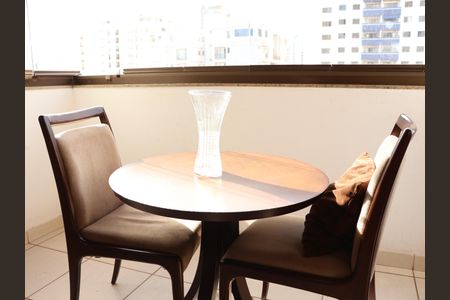 Sacada de apartamento para alugar com 2 quartos, 87m² em Jardim Goiás, Goiânia