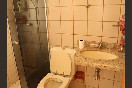 Apartamento para alugar com 102m², 3 quartos e 2 vagasBanheiro de Serviço