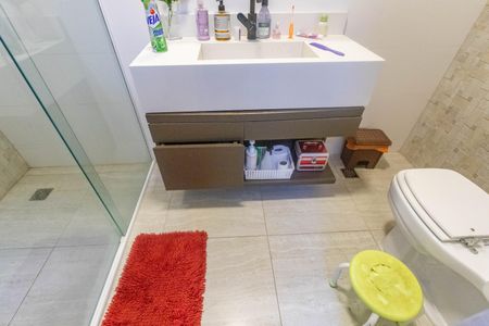 Casa à venda com 750m², 4 quartos e 4 vagasBanheiro da suíte 2