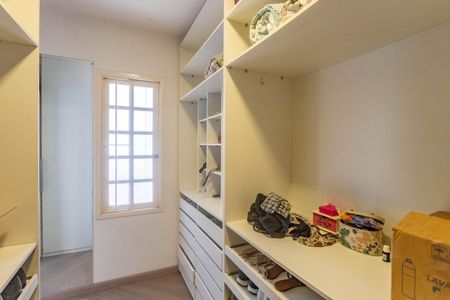 Casa à venda com 750m², 4 quartos e 4 vagasCloset da suíte 3