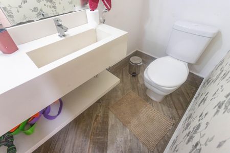 Casa à venda com 750m², 4 quartos e 4 vagas Casa à venda com 750m², 4 quartos e 4 vagasLavabo