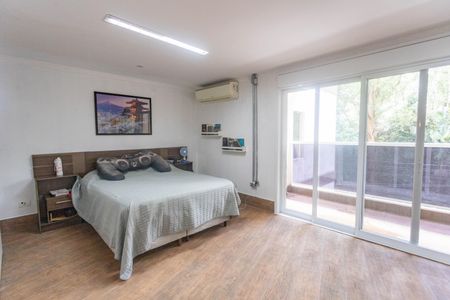 Casa à venda com 750m², 4 quartos e 4 vagas Casa à venda com 750m², 4 quartos e 4 vagasSuíte 3