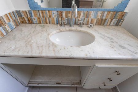 Casa à venda com 750m², 4 quartos e 4 vagas Casa à venda com 750m², 4 quartos e 4 vagasBanheiro do Escritório 2