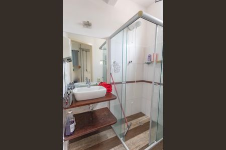 Casa à venda com 750m², 4 quartos e 4 vagas Casa à venda com 750m², 4 quartos e 4 vagasCasa 2 - banheiro