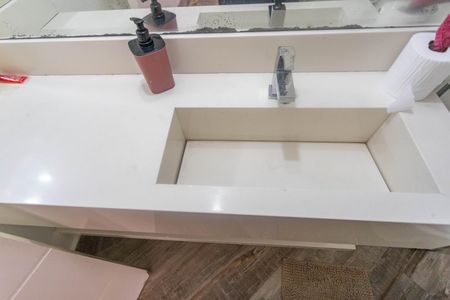 Casa à venda com 750m², 4 quartos e 4 vagas Casa à venda com 750m², 4 quartos e 4 vagasLavabo