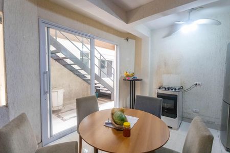 Casa à venda com 750m², 4 quartos e 4 vagas Casa à venda com 750m², 4 quartos e 4 vagasCozinha