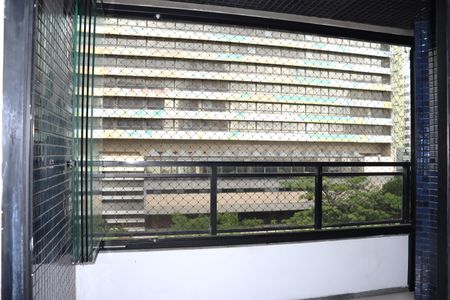 Apartamento para alugar com 47m², 1 quarto e 1 vagaVaranda