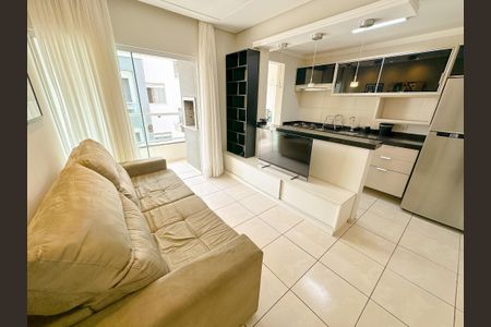 Sala de TV de apartamento para alugar com 2 quartos, 60m² em Ingleses do Rio Vermelho, Florianópolis
