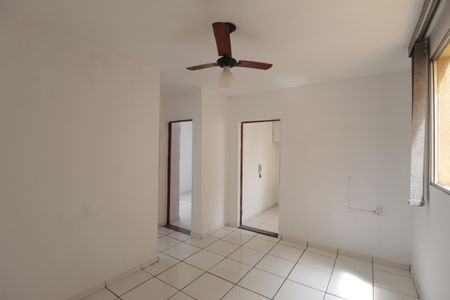 Sala de apartamento para alugar com 2 quartos, 45m² em Piratininga (venda Nova), Belo Horizonte