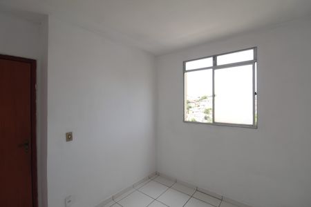 Quarto 1 de apartamento para alugar com 2 quartos, 45m² em Piratininga (venda Nova), Belo Horizonte